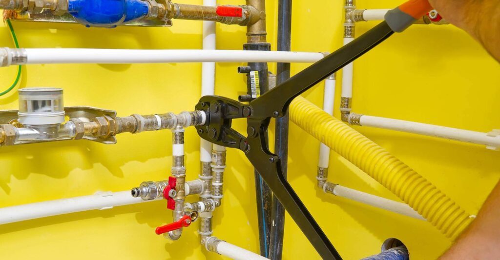 Encanador com Alicate PEX em Campinas 24 horas