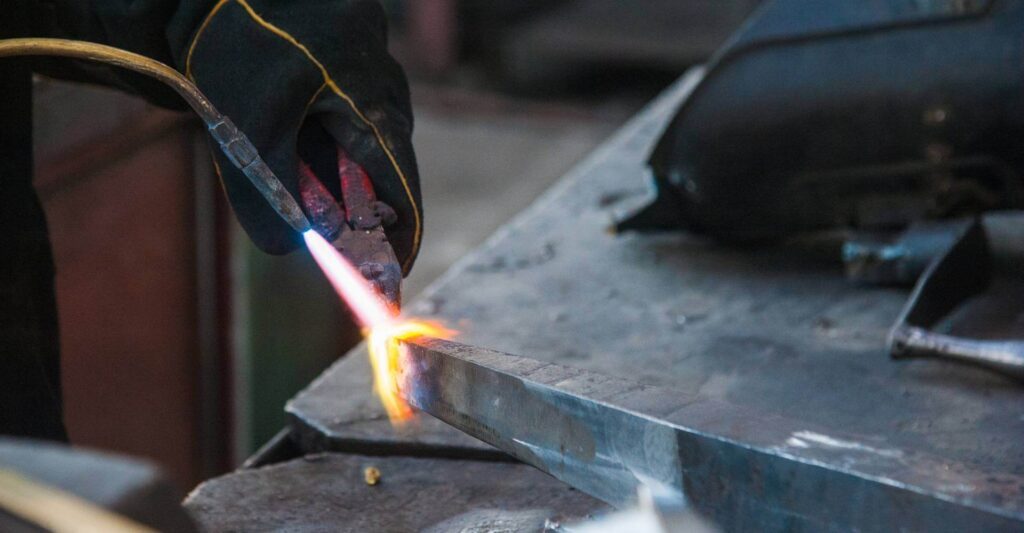 Encanadores com soda cáustica em cobre em Campinas